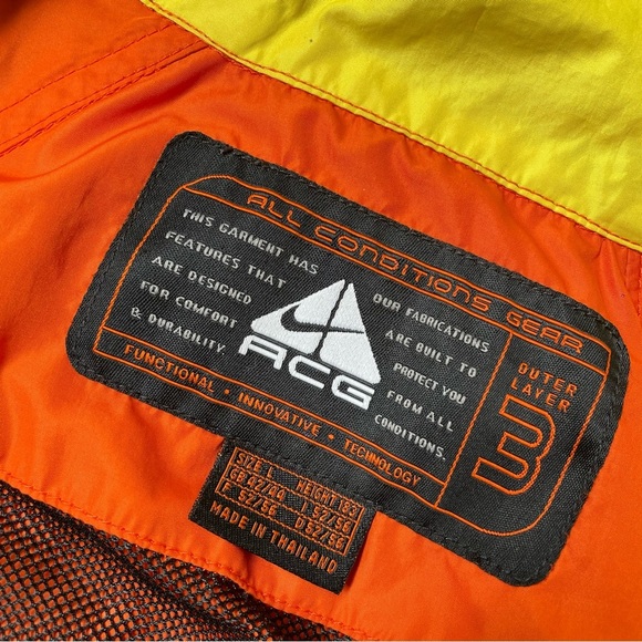 Vintage Nike ACG Two-Tone Packable Windbreaker Jacket - Picture 1 of 10
